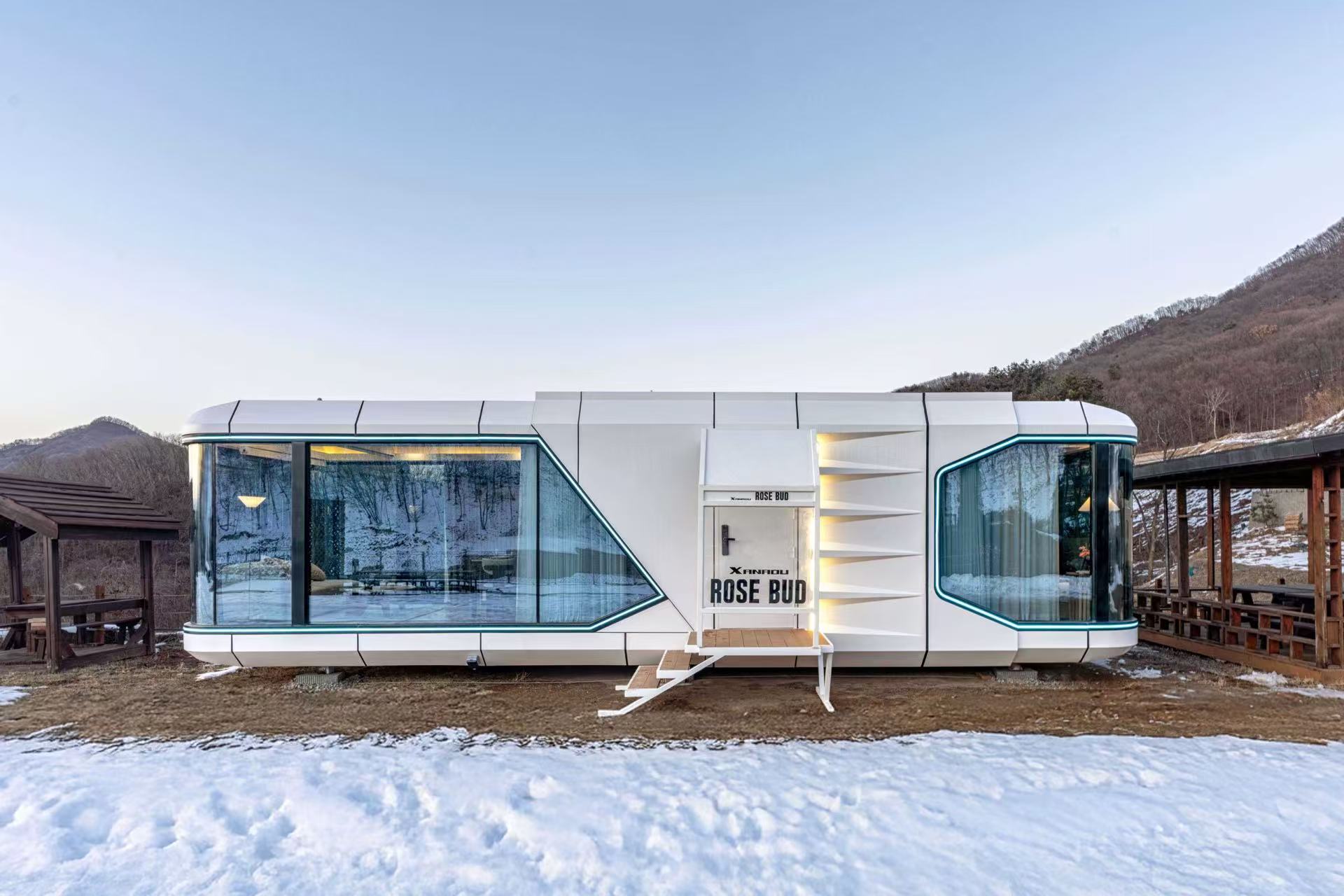 Star Viewing Capsule Hotel